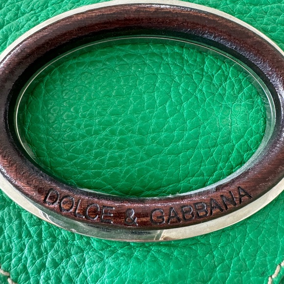 Dolce and gabana green leather. Silver tone hardware - Picture 6 of 15